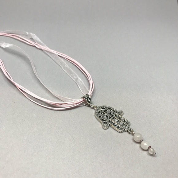 Fatima hand / Hamsa filigree necklace. Ribbon choker with pink gem beads - Picture 3 of 5